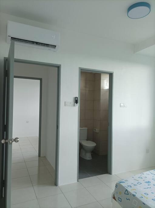 Ike Village Homestay Near With Uitm Kota Samarahan Esterno foto